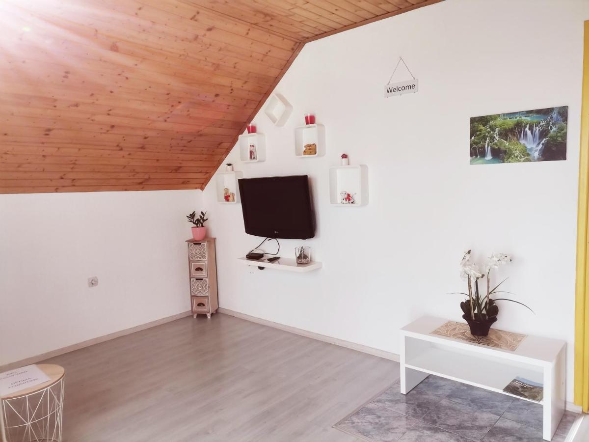 Apartment Dolores 스몰리야나크 외부 사진